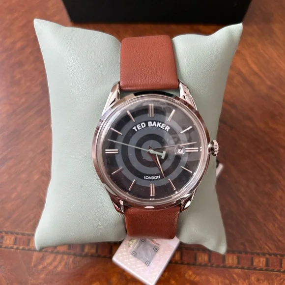 Ted Baker man’s Leytonn watch, leather strap & 50 meters water resistant